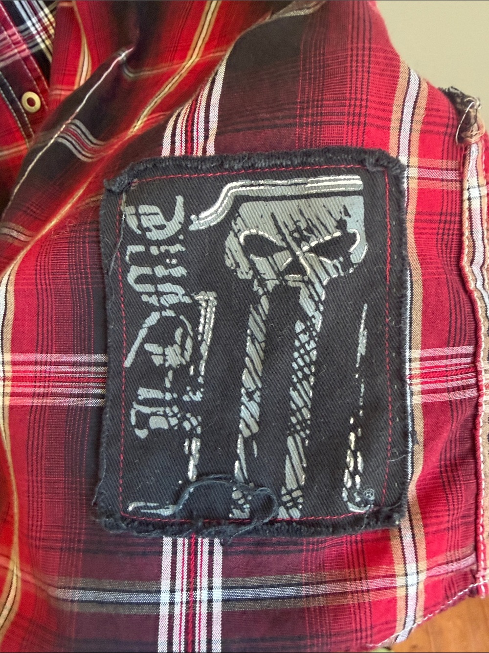 Harley-Davidson Red and Black Plaid Short-Sleeve Button-Down Shirt - Picture 2 of 5